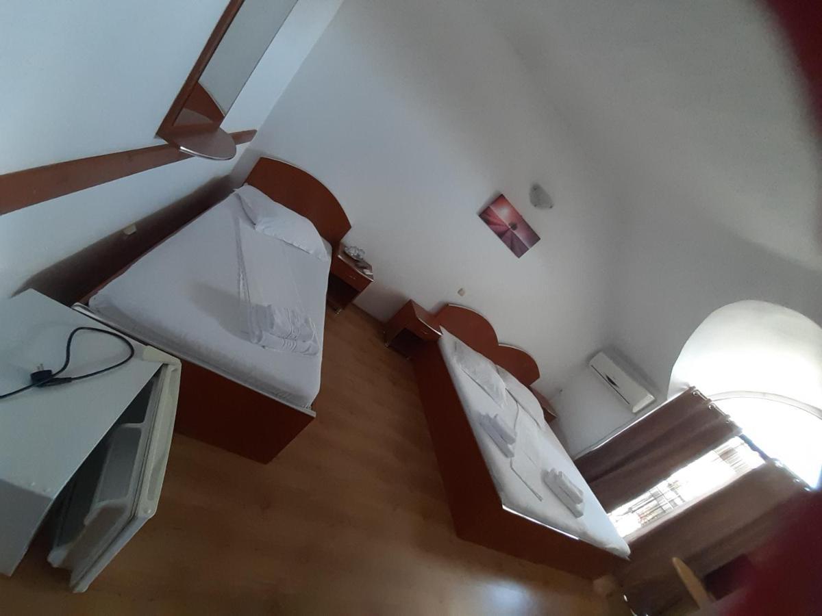 Casa Traiana Ξενοδοχείο Άλμπα Ιούλια Εξωτερικό φωτογραφία
