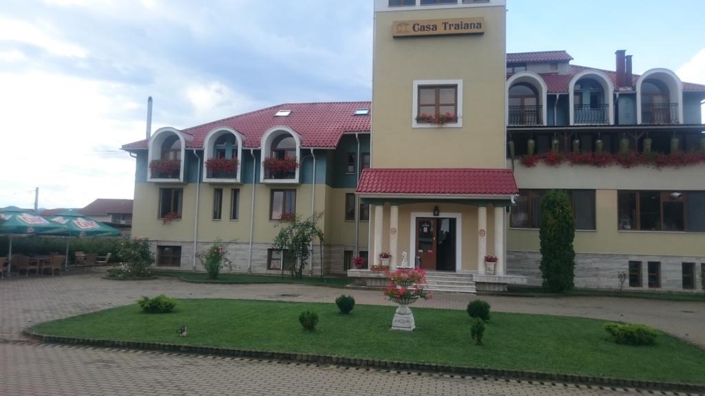 Casa Traiana Ξενοδοχείο Άλμπα Ιούλια Εξωτερικό φωτογραφία